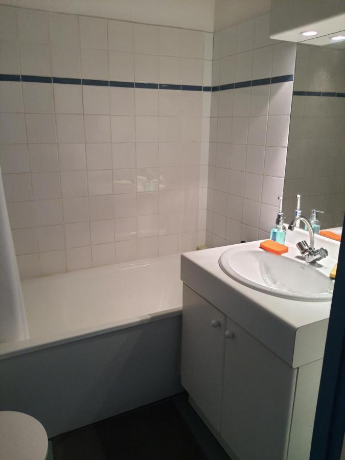 Studio Dans Residence Pour Location Courte Duree Et Etudiants Parking Gratuit Gières Buitenkant foto